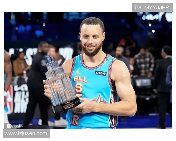 库里成为全明星队史最年轻的2000次得分先生